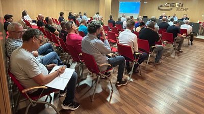 Notable afluencia de empresarios y entidades de Elche en la asamblea de la comunidad de propietarios del pol�gono de Carr�s