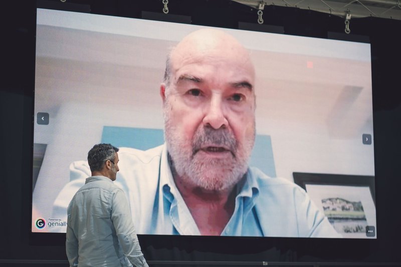 Antonio Resines dedic� unas palabras a los asistentes al evento.