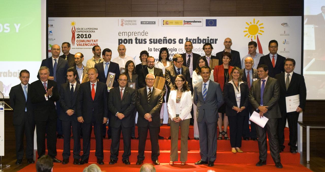 Bases Premios #DPECV2014 "FocusBusiness"