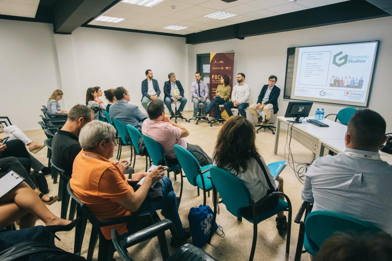 Turismo inteligente gamificaci�n, realidad virtual y APPs. Focus Pyme y Emprendimiento